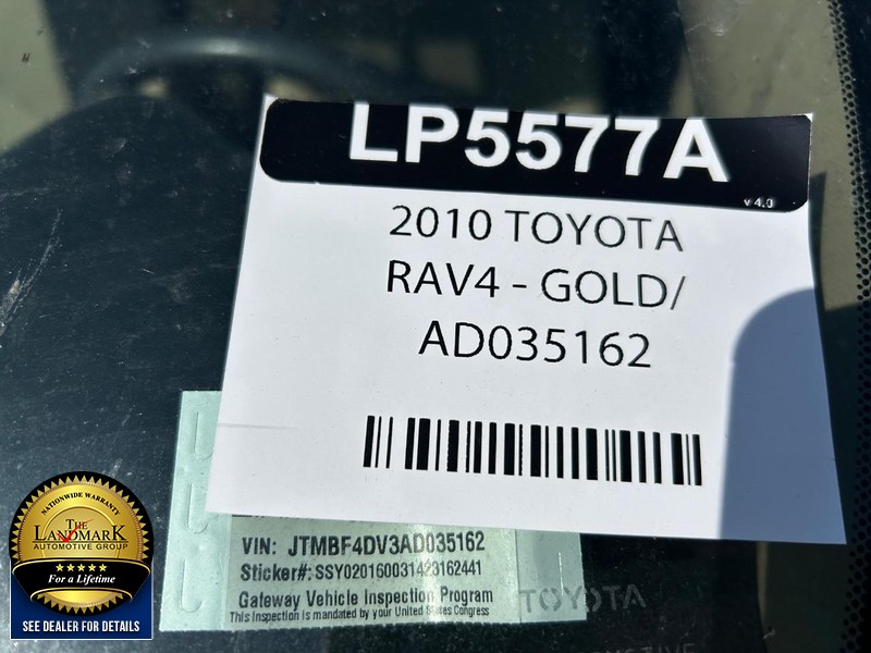 Toyota RAV4 Vehicle Full-screen Gallery Image 5