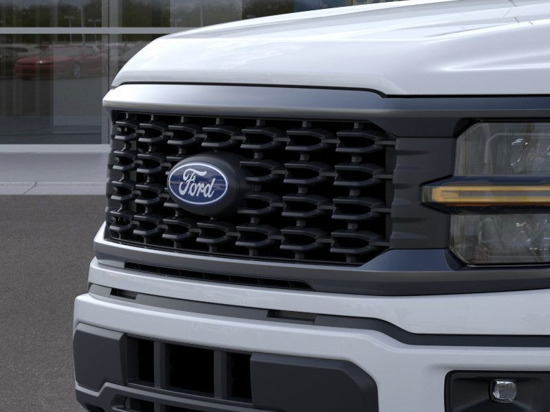 Ford F-150 Vehicle Full-screen Gallery Image 17