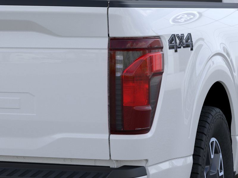 Ford F-150 Vehicle Full-screen Gallery Image 21