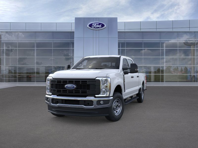 Ford Super Duty F-250 SRW Vehicle Full-screen Gallery Image 2