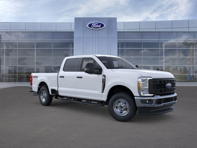 Ford Super Duty F-250 SRW Vehicle Full-screen Gallery Image 7