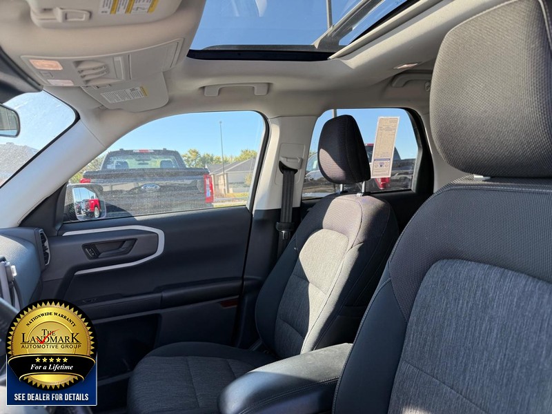 Ford Bronco Sport Vehicle Full-screen Gallery Image 9