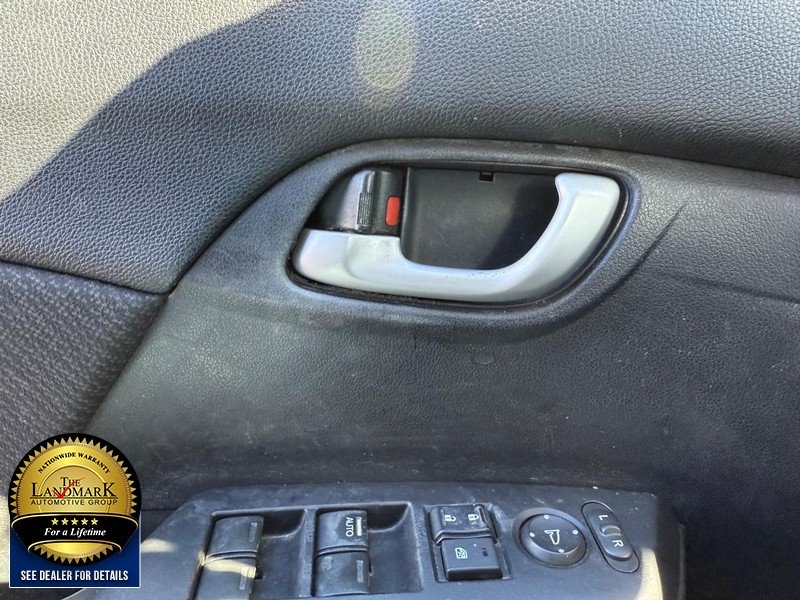 Honda Civic Sedan Vehicle Full-screen Gallery Image 8