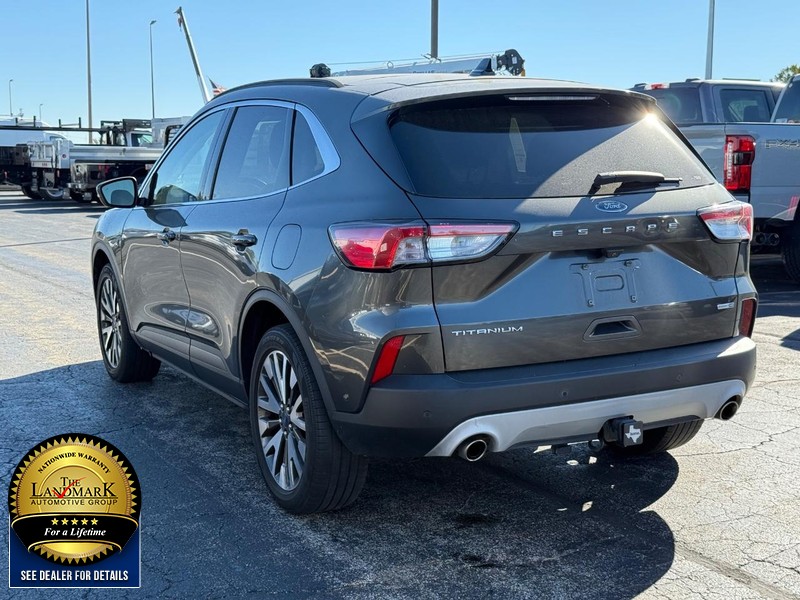 Ford Escape Vehicle Full-screen Gallery Image 6