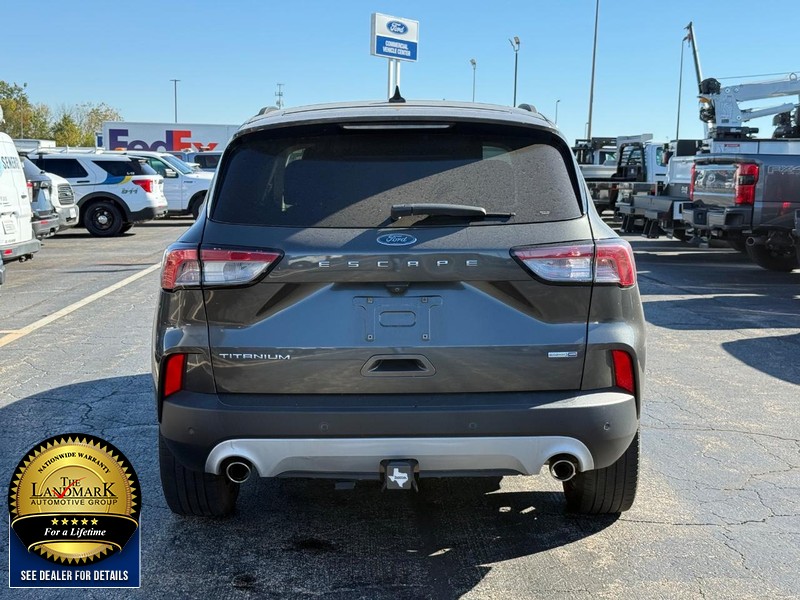 Ford Escape Vehicle Full-screen Gallery Image 7