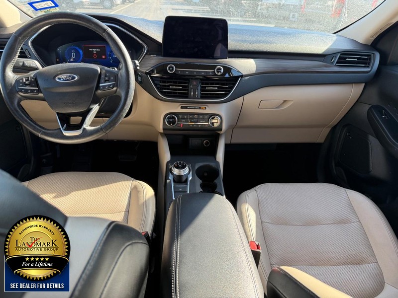 Ford Escape Vehicle Full-screen Gallery Image 15