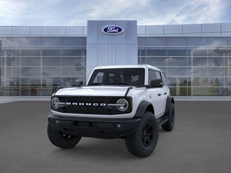 Ford Bronco Vehicle Full-screen Gallery Image 2