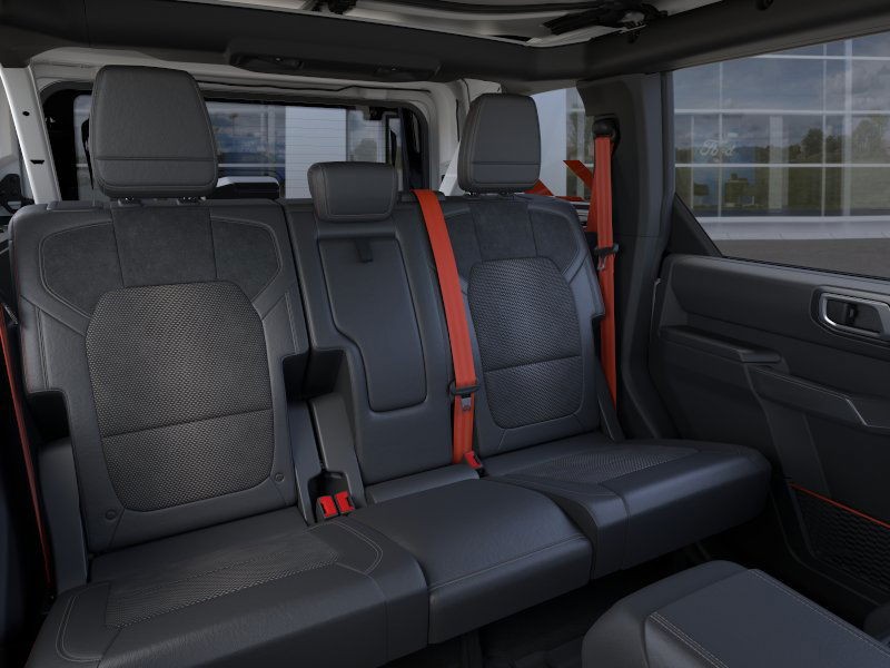 Ford Bronco Vehicle Full-screen Gallery Image 11