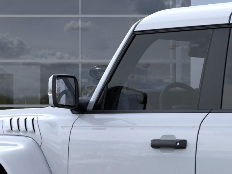 Ford Bronco Vehicle Full-screen Gallery Image 22