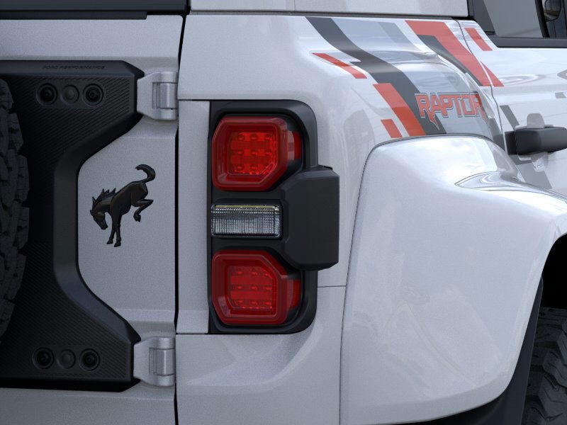 Ford Bronco Vehicle Full-screen Gallery Image 23