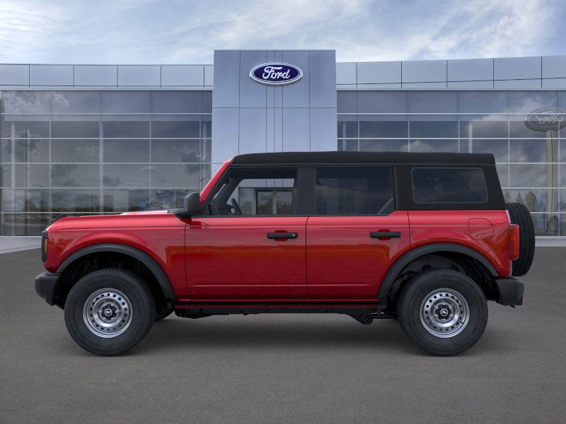 Ford Bronco Vehicle Full-screen Gallery Image 3