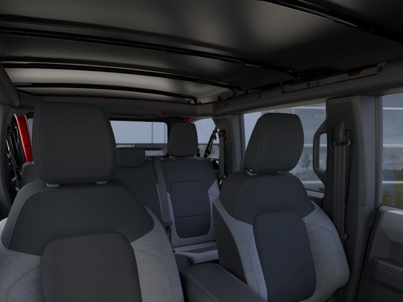 Ford Bronco Vehicle Full-screen Gallery Image 12