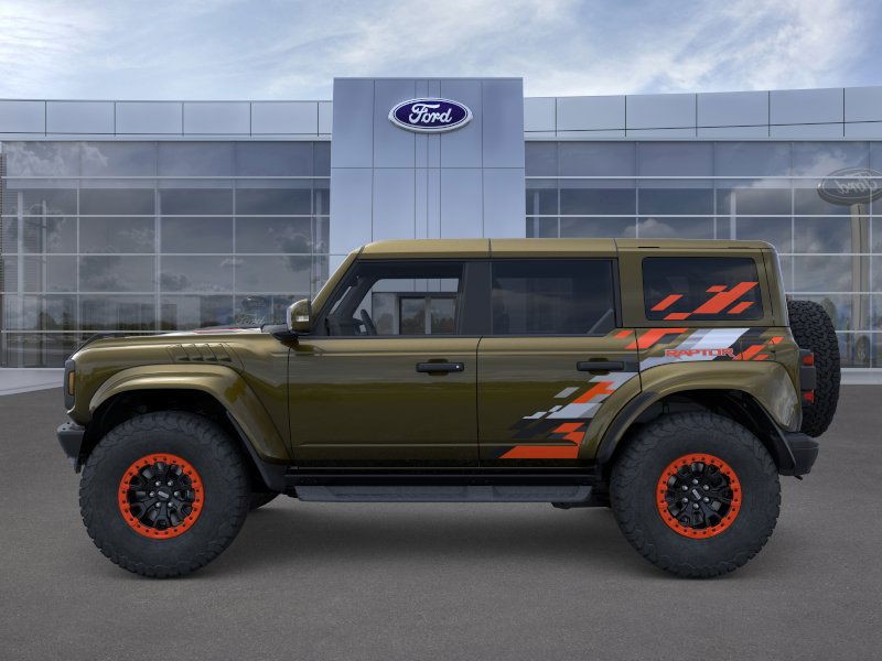 Ford Bronco Vehicle Full-screen Gallery Image 3