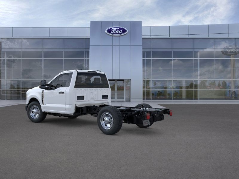 Ford F3E Vehicle Full-screen Gallery Image 4