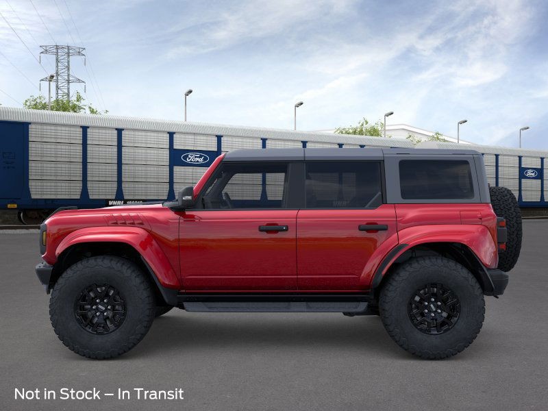 Ford Bronco Vehicle Full-screen Gallery Image 3