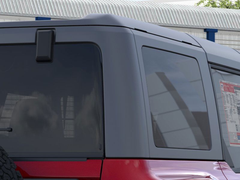 Ford Bronco Vehicle Full-screen Gallery Image 25