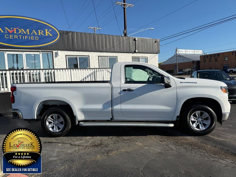 Chevrolet Silverado 1500 Vehicle Full-screen Gallery Image 2
