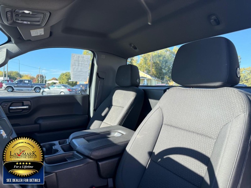 Chevrolet Silverado 1500 Vehicle Full-screen Gallery Image 9