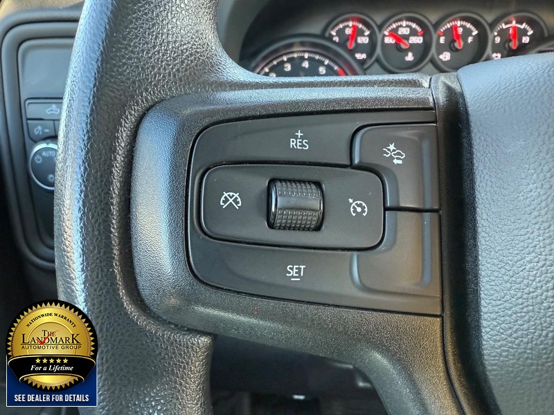 Chevrolet Silverado 1500 Vehicle Full-screen Gallery Image 10