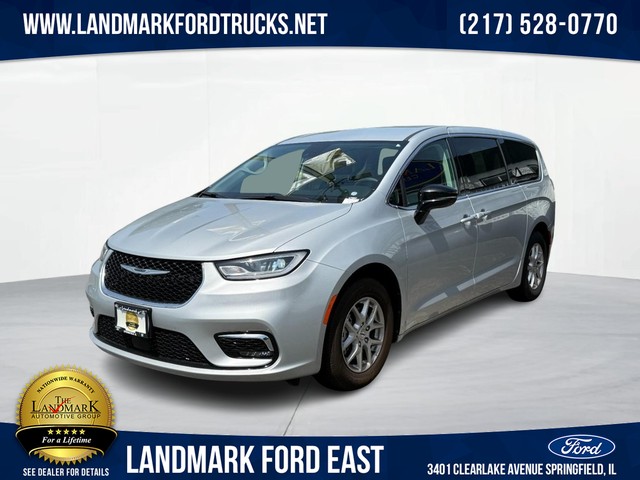Chrysler Pacifica Touring L - Springfield IL
