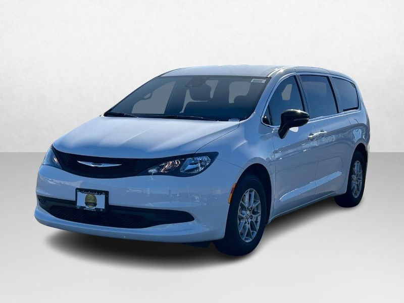 Chrysler Voyager Vehicle Full-screen Gallery Image 3