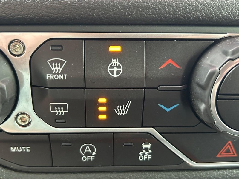 Jeep Wrangler Vehicle Full-screen Gallery Image 10