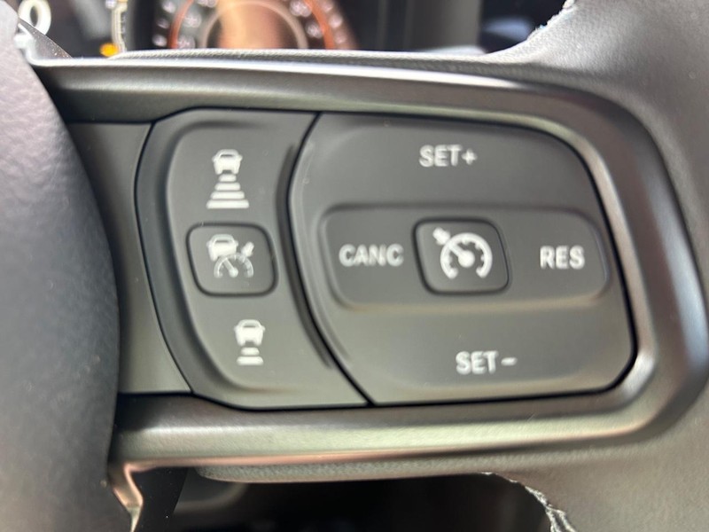 Jeep Wrangler Vehicle Full-screen Gallery Image 7