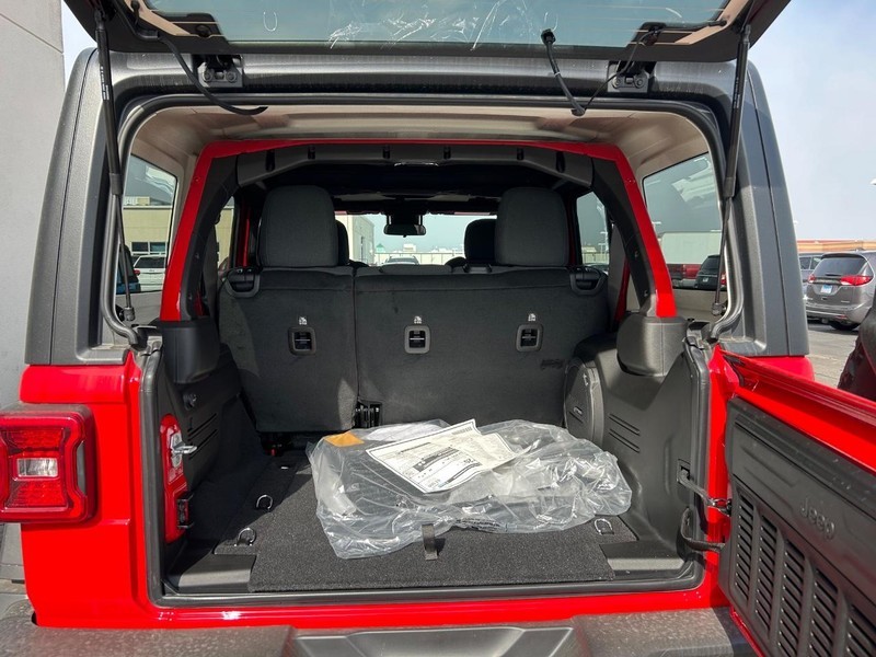 Jeep Wrangler Vehicle Full-screen Gallery Image 14