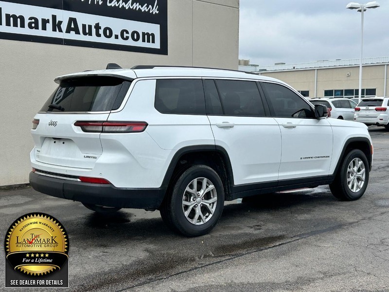 Jeep Grand Cherokee L Vehicle Full-screen Gallery Image 3