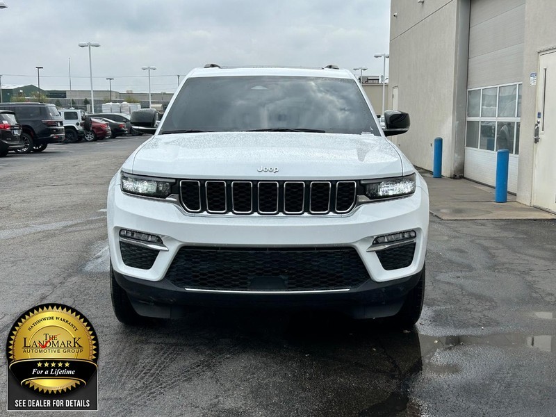 Jeep Grand Cherokee L Vehicle Full-screen Gallery Image 4