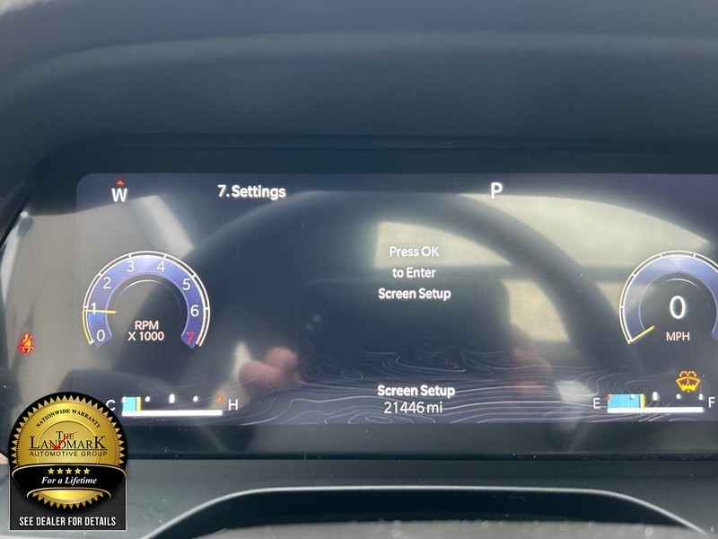 Jeep Grand Cherokee L Vehicle Full-screen Gallery Image 12