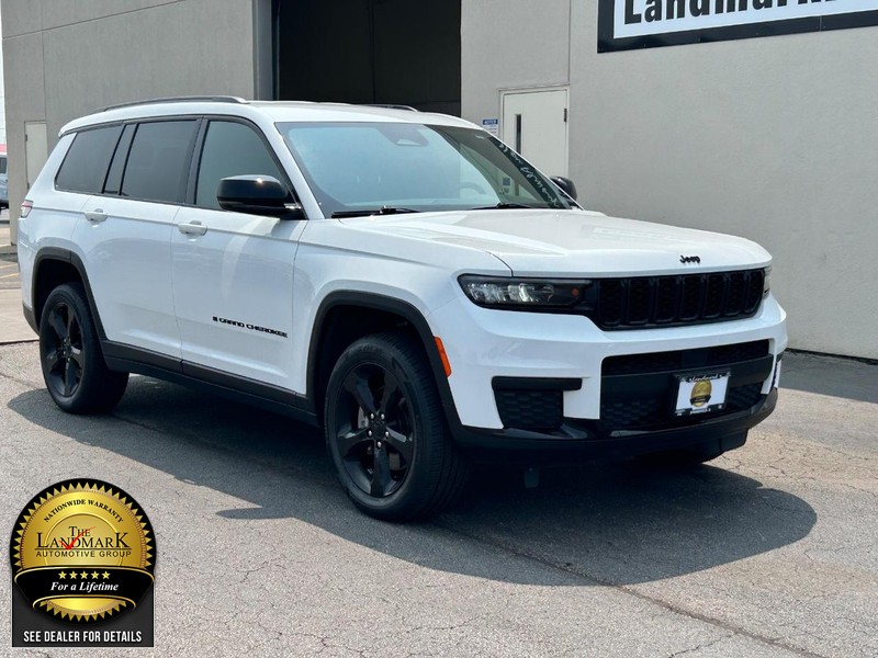 Jeep Grand Cherokee L Vehicle Full-screen Gallery Image 2