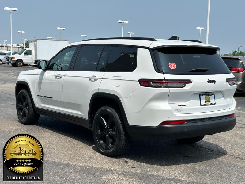 Jeep Grand Cherokee L Vehicle Full-screen Gallery Image 6