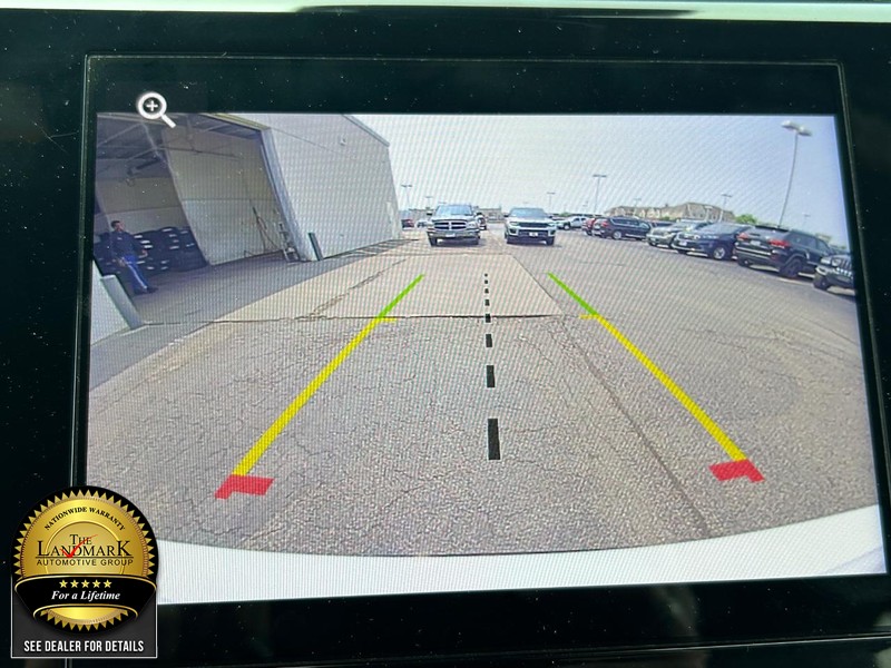 Jeep Grand Cherokee L Vehicle Full-screen Gallery Image 13