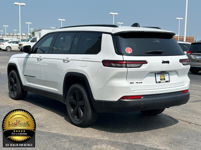 Jeep Grand Cherokee L Vehicle Full-screen Gallery Image 6