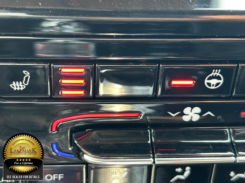 Jeep Grand Cherokee L Vehicle Full-screen Gallery Image 14