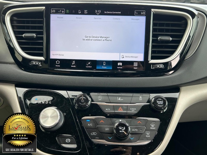 Chrysler Pacifica Vehicle Full-screen Gallery Image 20