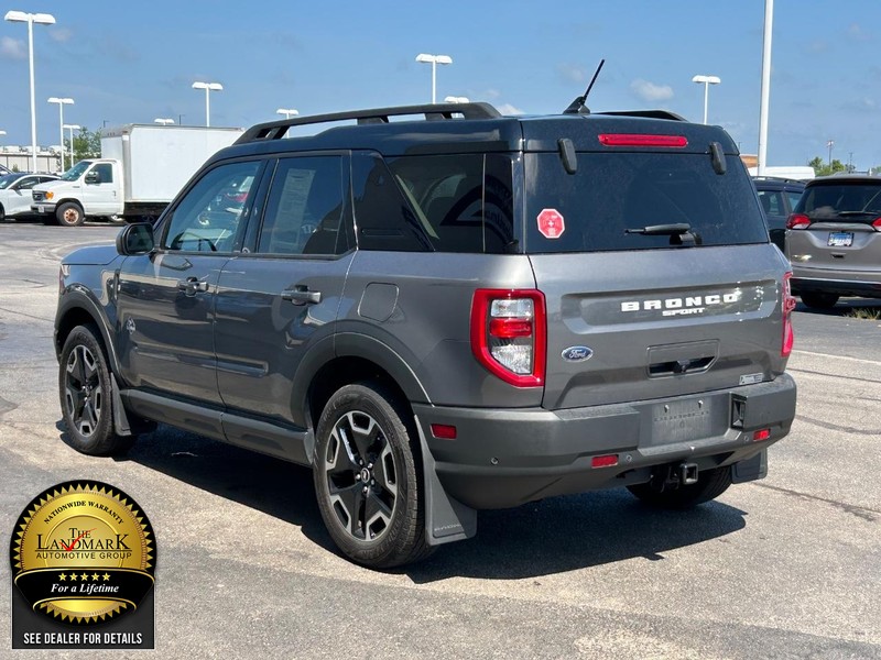 Ford Bronco Sport Vehicle Full-screen Gallery Image 5