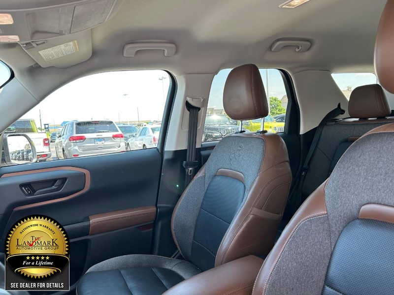 Ford Bronco Sport Vehicle Full-screen Gallery Image 9