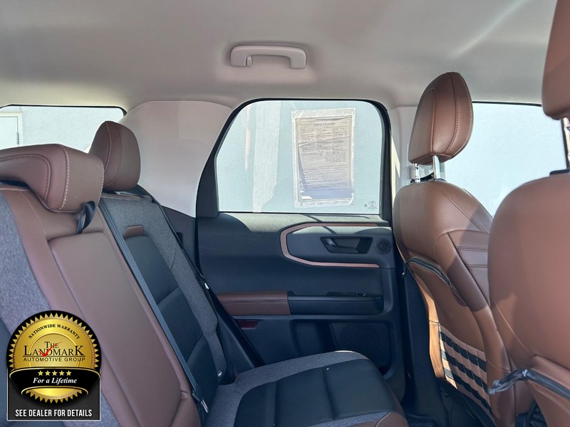 Ford Bronco Sport Vehicle Full-screen Gallery Image 15