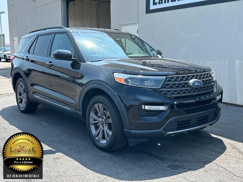 Ford Explorer Vehicle Full-screen Gallery Image 2