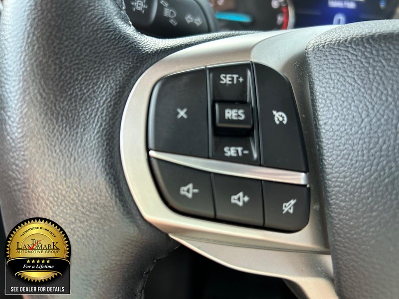 Ford Explorer Vehicle Full-screen Gallery Image 10