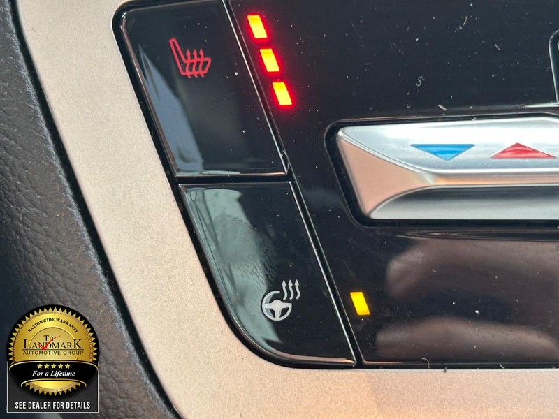 Ford Explorer Vehicle Full-screen Gallery Image 14