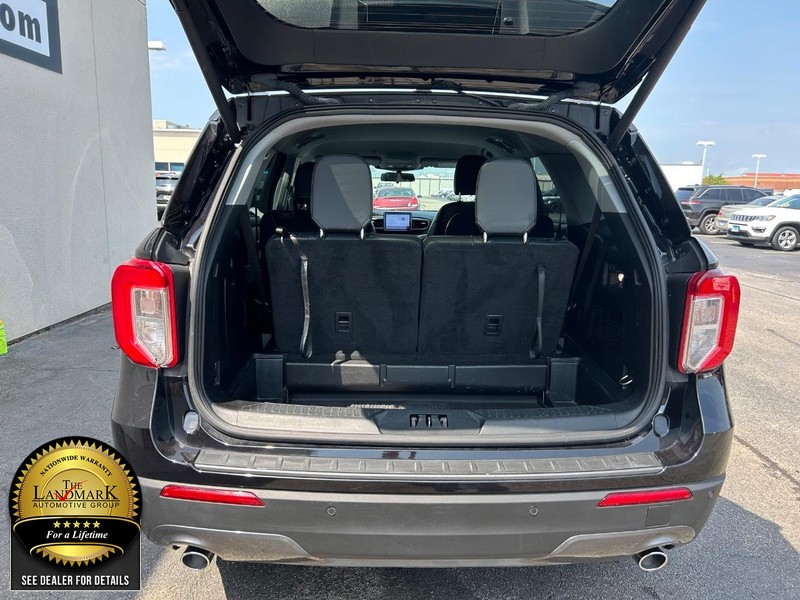 Ford Explorer Vehicle Full-screen Gallery Image 21