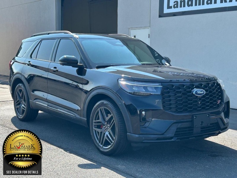 Ford Explorer Vehicle Full-screen Gallery Image 2