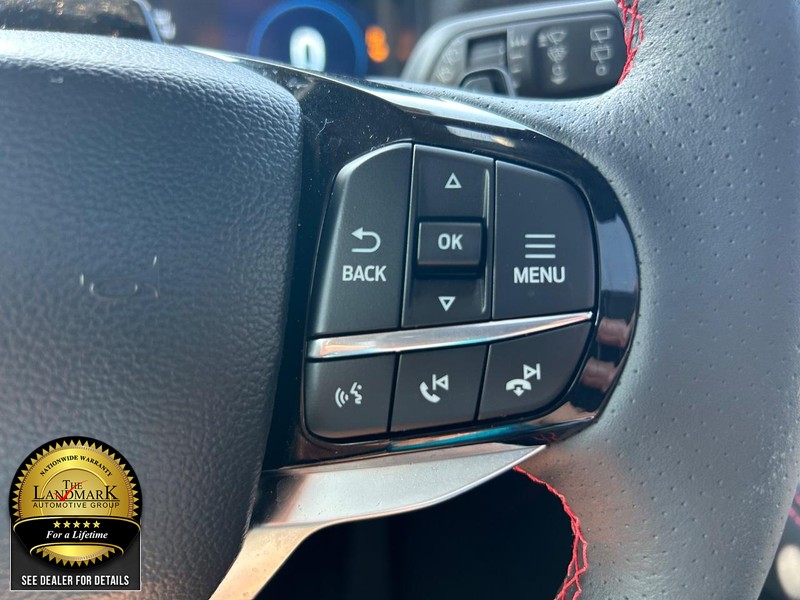 Ford Explorer Vehicle Full-screen Gallery Image 11