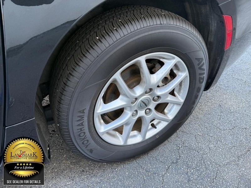 Chrysler Pacifica Vehicle Full-screen Gallery Image 21