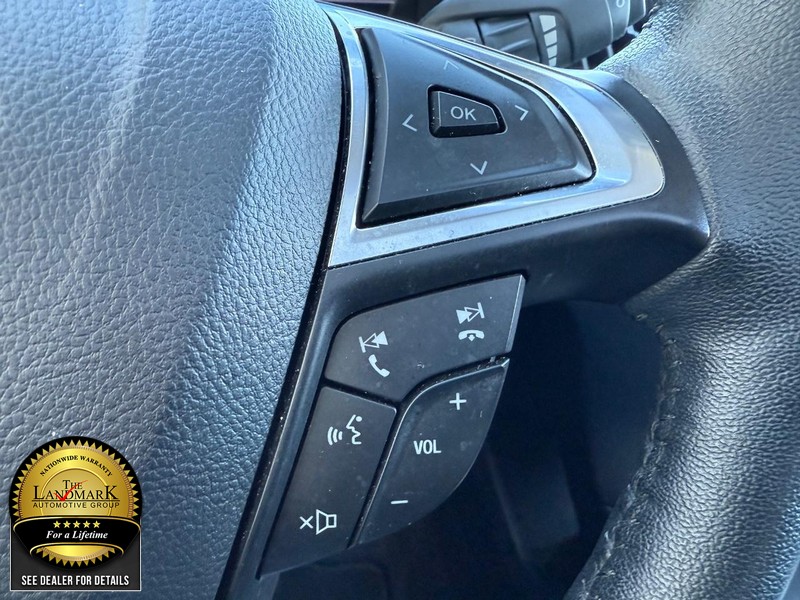 Ford Edge Vehicle Full-screen Gallery Image 11