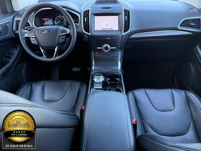 Ford Edge Vehicle Full-screen Gallery Image 17