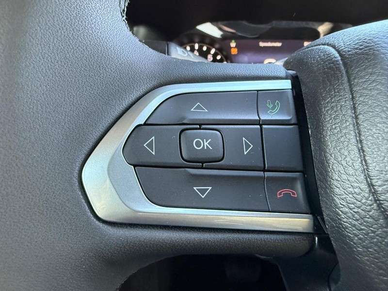 Jeep Compass Vehicle Full-screen Gallery Image 6